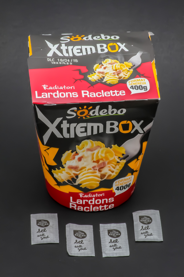 1 XtremBox lardons raclette Sodebo contient 4 dosettes de sel soit 3,2g